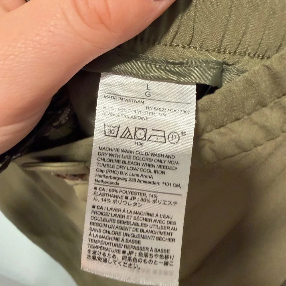 Banana Republic Airstretch Tapered Jogger Pants Olive Green Large Casual Travel